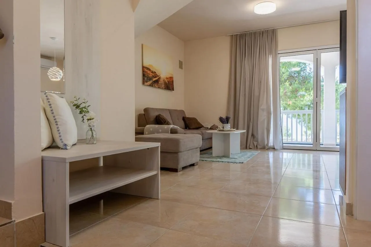 Apartments Sum Mora Vir 0*,  Croatia