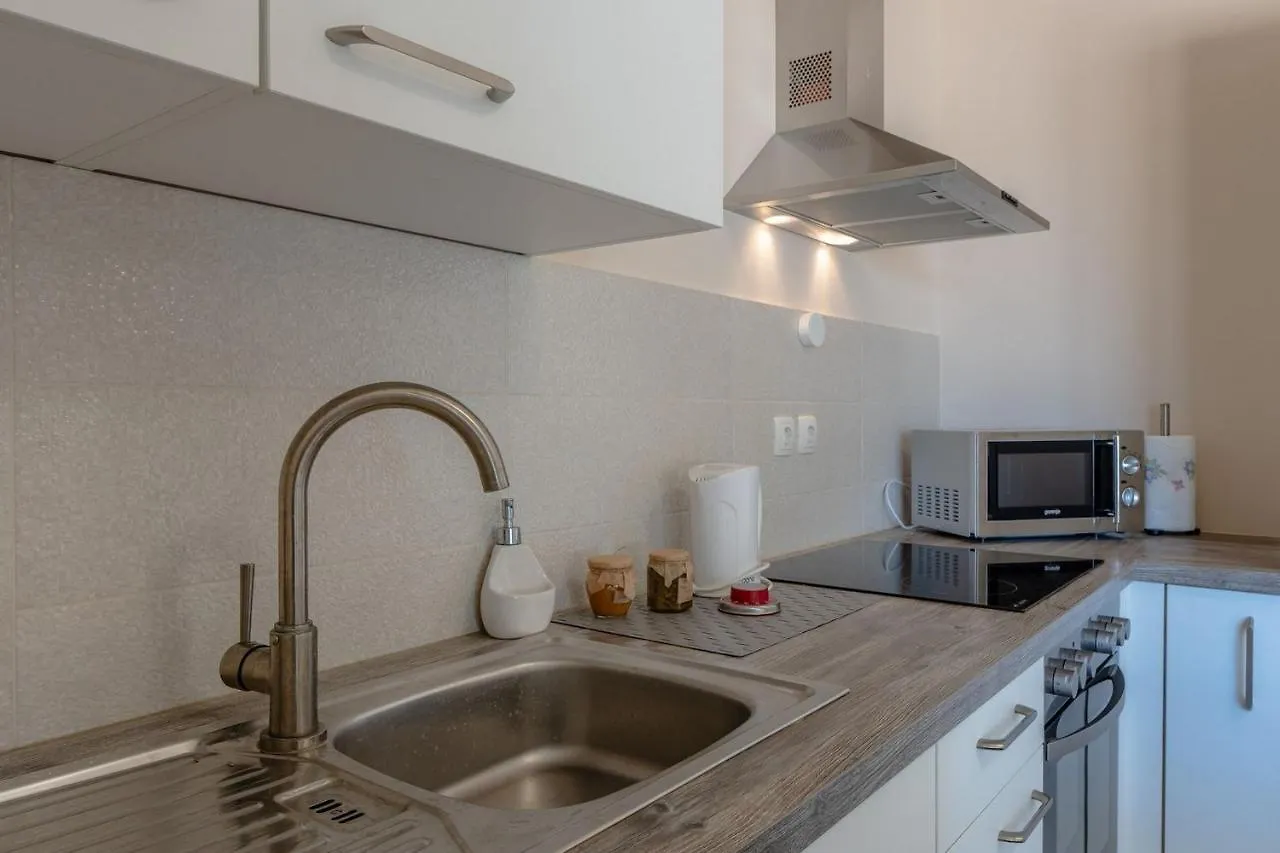 Apartments Sum Mora Vir 0*,  Croatia