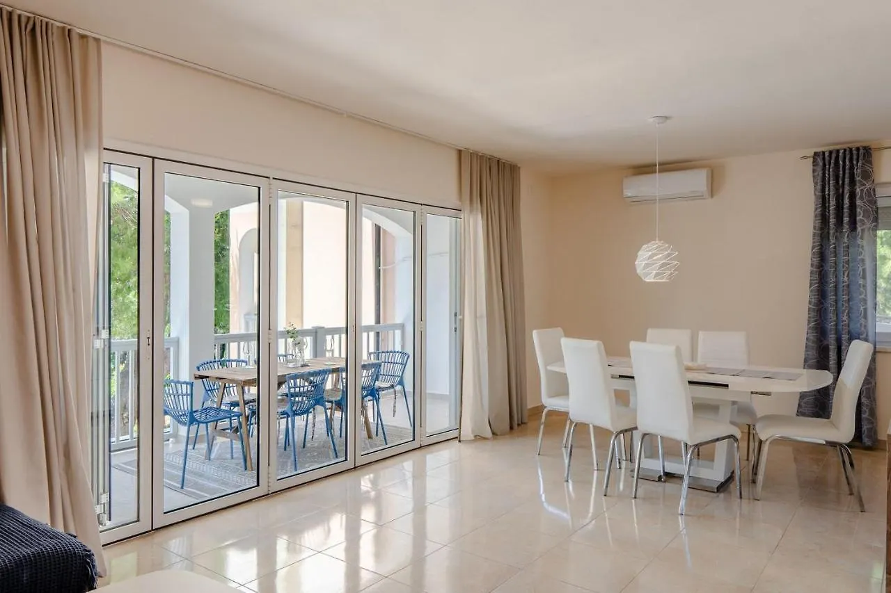 Apartments Sum Mora Vir