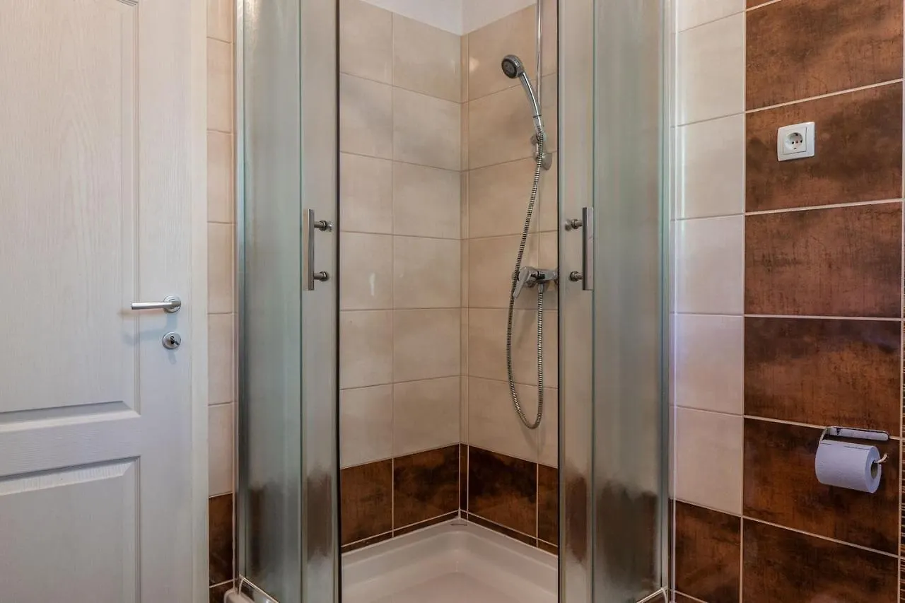 Apartments Sum Mora Vir 0*,  Croatia