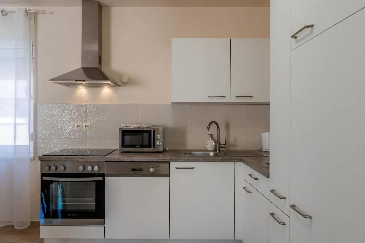 Apartments Sum Mora Vir