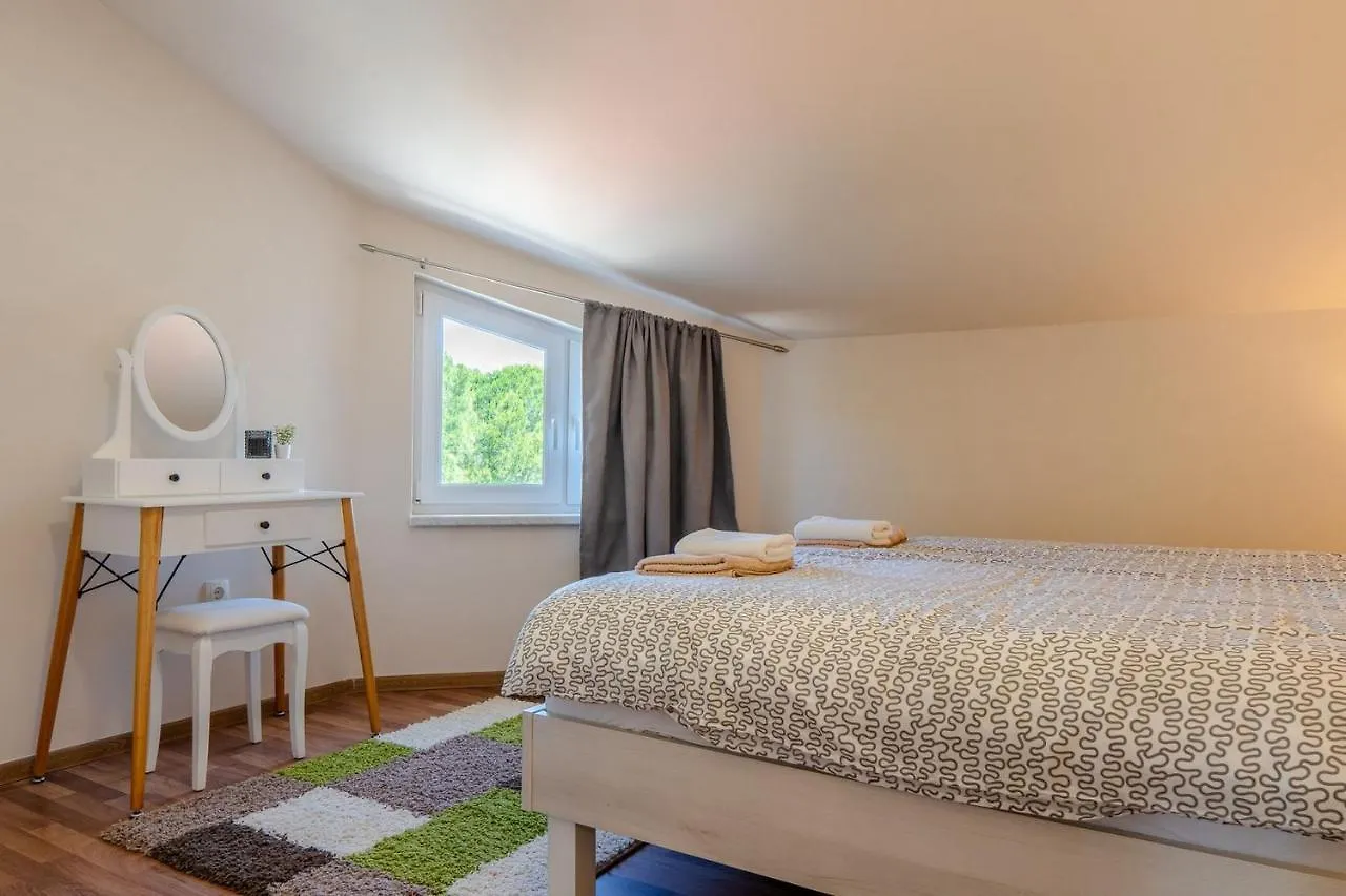 Apartments Sum Mora Vir Croatia