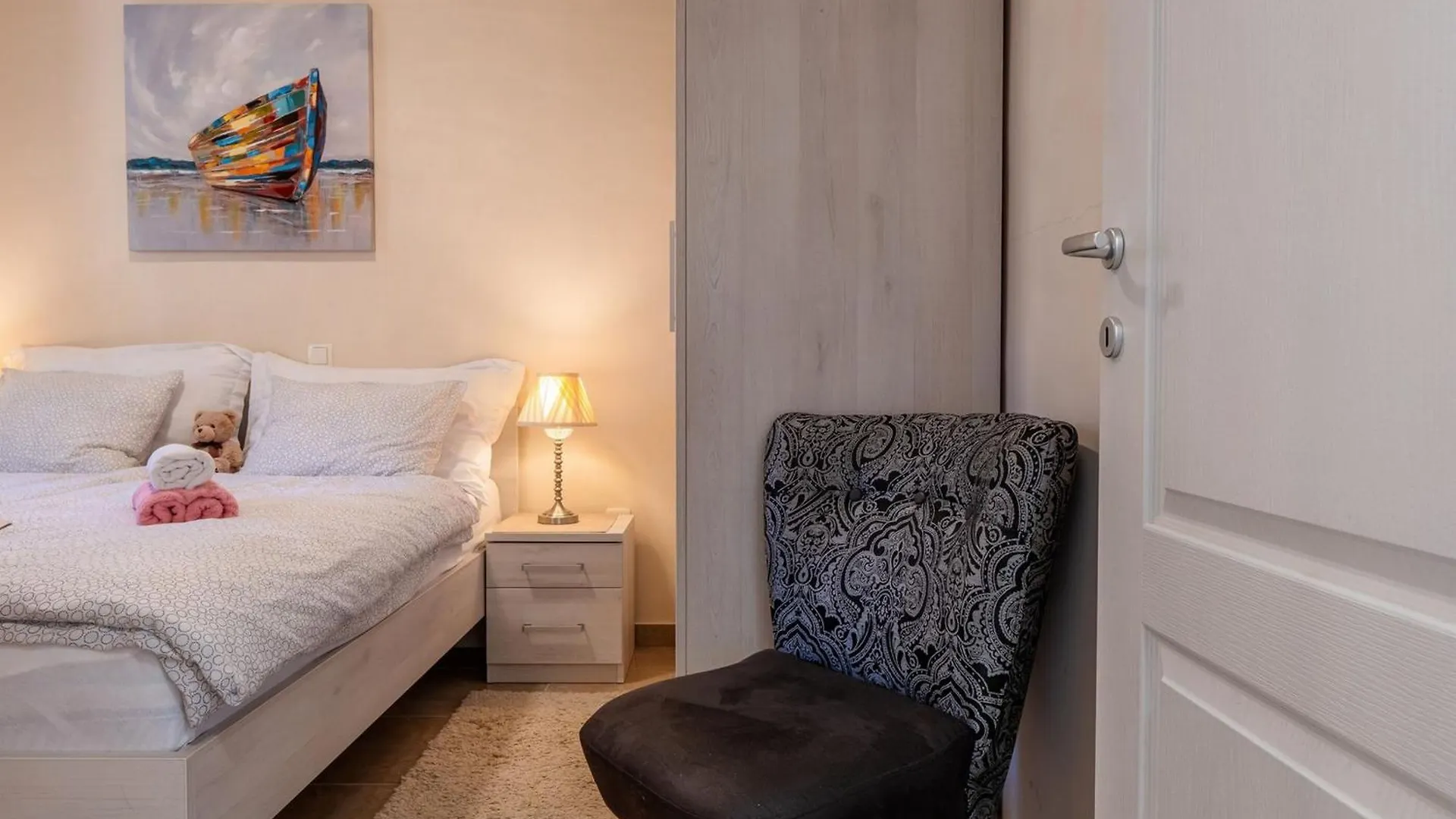 Apartments Sum Mora Vir