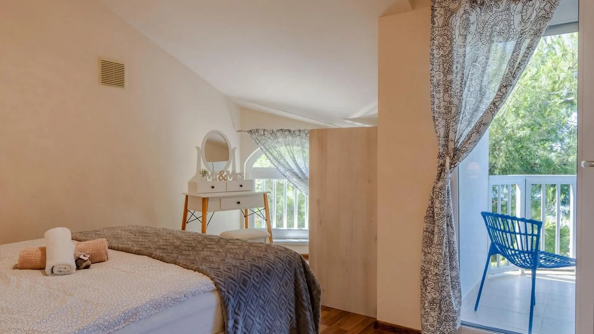 Apartments Sum Mora Vir