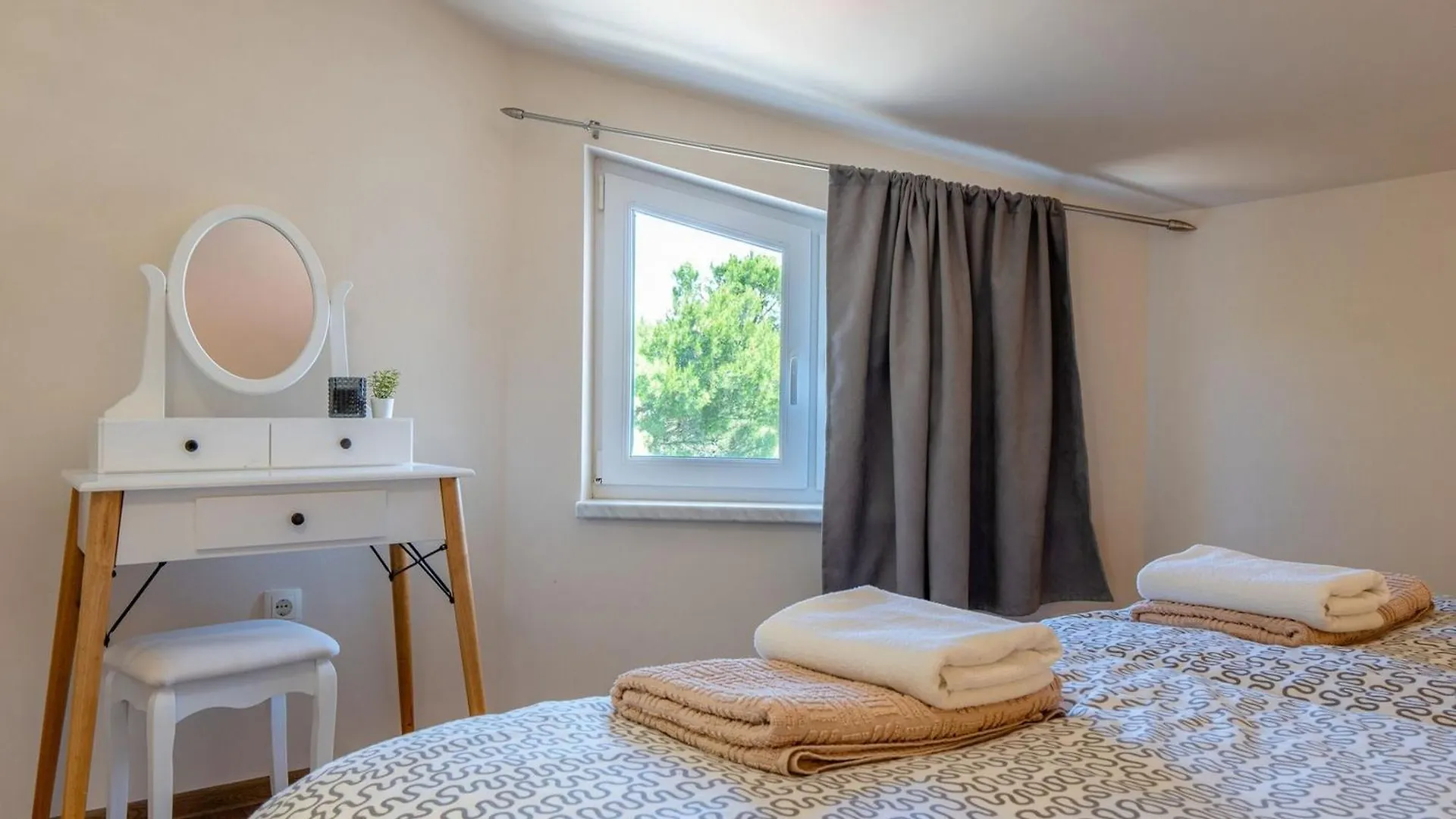 Apartments Sum Mora Vir 0*,  Croatia